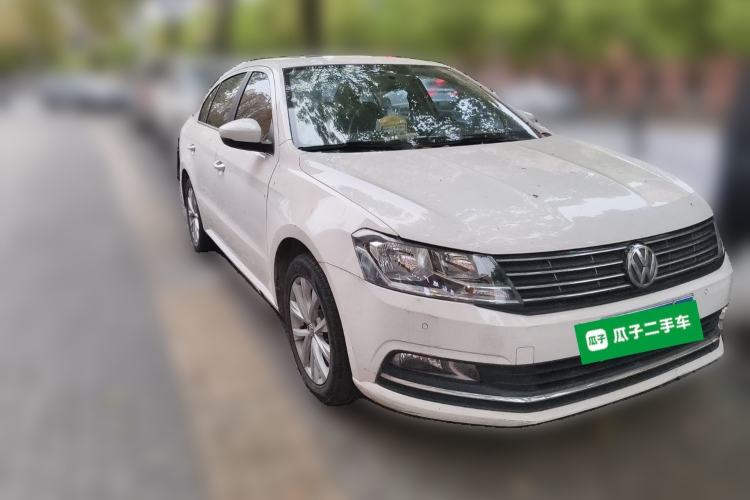 Used Volkswagen Lavida 2015 1.6L Automatic Comfort Edition Front Right 45 Deg