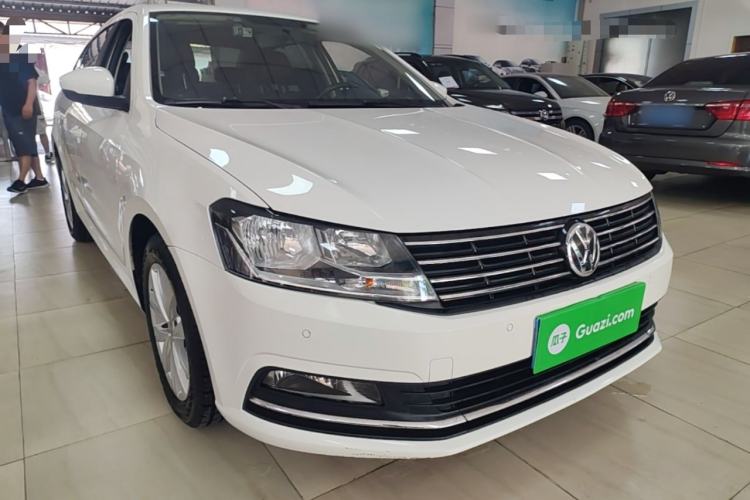 Used Volkswagen Lavida 2015 1.6L Automatic Comfort Edition Front Right 45 Deg