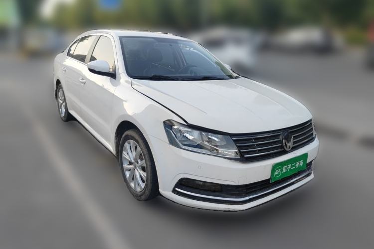 Used Volkswagen Lavida 2015 1.6L Manual Comfort Edition Front Right 45 Deg