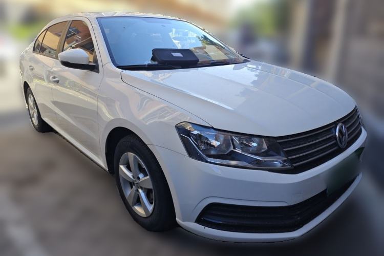 Used Volkswagen Lavida 2015 1.6L Automatic Fashion Edition Front Right 45 Deg