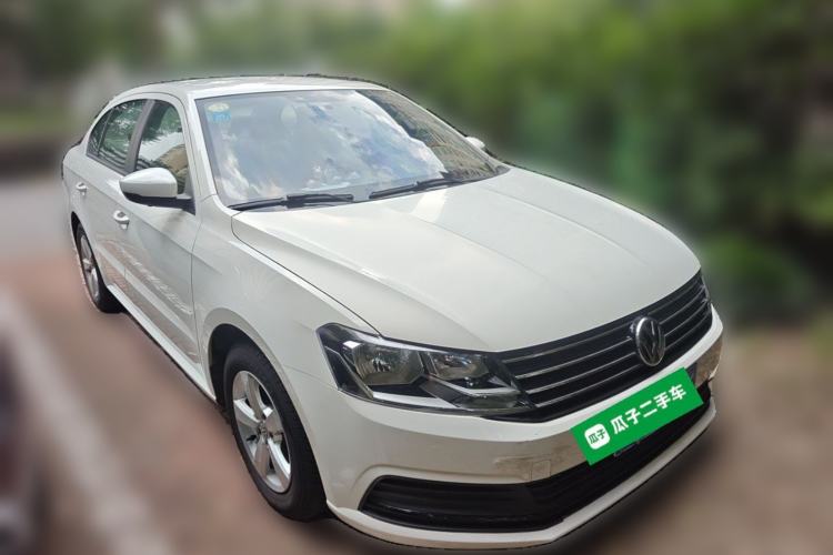 Used Volkswagen Lavida 2015 1.6L Automatic Fashion Edition Front Right 45 Deg