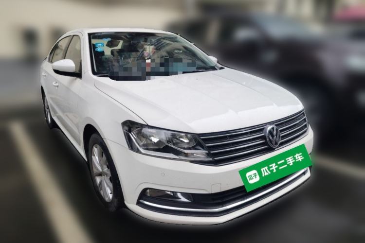 Used Volkswagen Lavida 2015 1.6L Automatic Comfort Edition Front Right 45 Deg