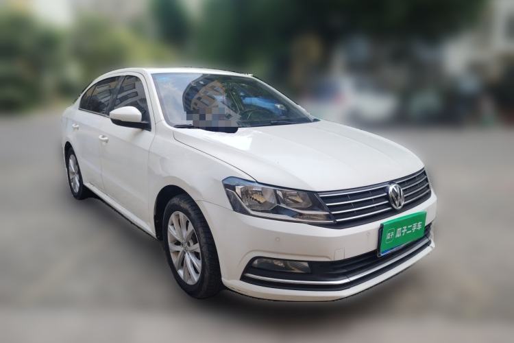 Used Volkswagen Lavida 2015 1.6L Manual Comfort Edition Front Right 45 Deg