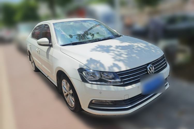 Used Volkswagen Lavida 2015 1.6L Manual Comfort Edition Front Right 45 Deg
