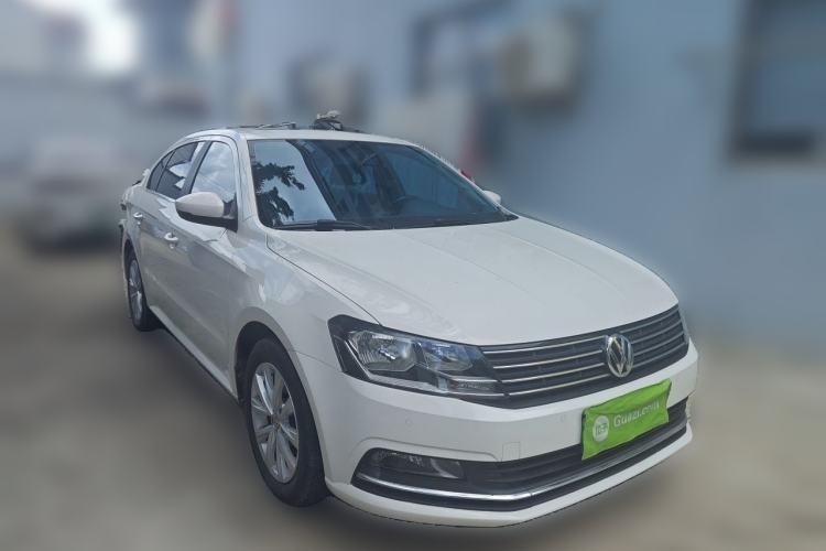 Used Volkswagen Lavida 2015 1.6L Manual Comfort Edition Front Right 45 Deg