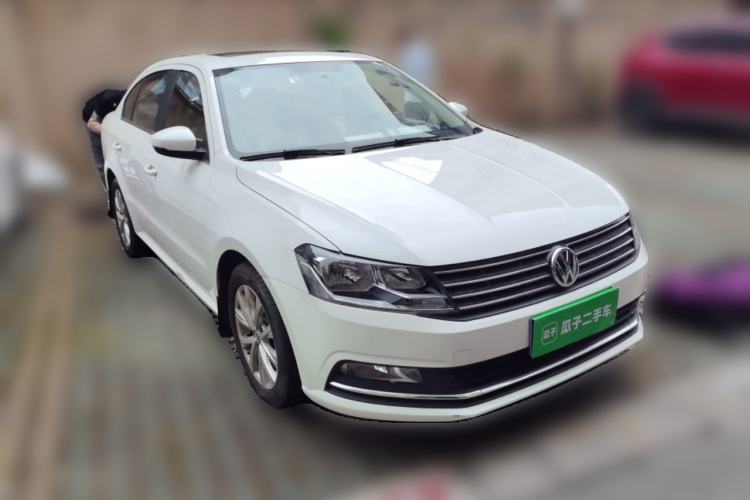Used Volkswagen Lavida 2015 1.6L Manual Comfort Edition Front Right 45 Deg