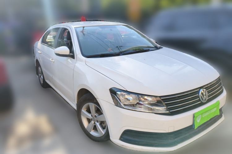 Used Volkswagen Lavida 2015 1.6L Manual Fashion Edition Front Right 45 Deg