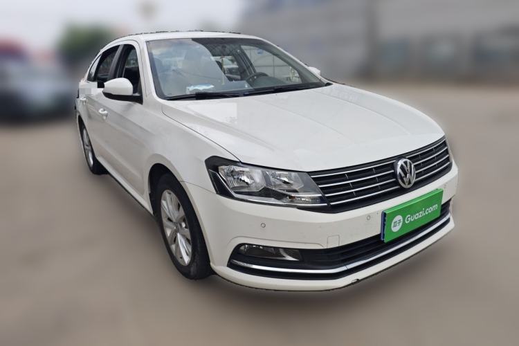 Used Volkswagen Lavida 2015 1.6L Manual Comfort Edition Front Right 45 Deg
