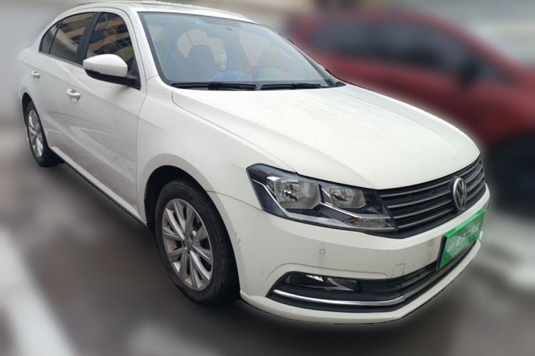 Used Volkswagen Lavida 2015 1.6L Automatic Comfort Edition Front Right 45 Deg