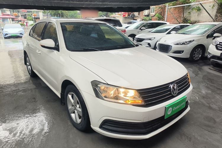 Used Volkswagen Lavida 2015 1.6L Automatic Fashion Edition Front Right 45 Deg