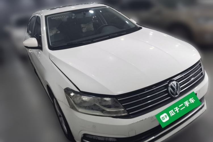 Used Volkswagen Lavida 2015 1.6L Automatic Comfort Edition Front Right 45 Deg