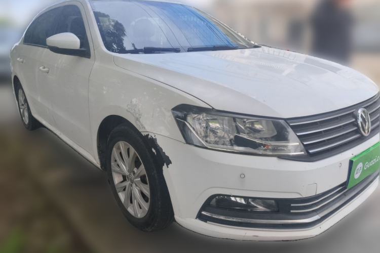 Used Volkswagen Lavida 2015 1.6L Automatic Comfort Edition Front Right 45 Deg