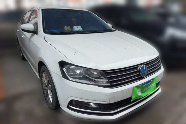 Used Volkswagen Lavida 2015 1.6L Automatic Comfort Edition Front Right 45 Deg