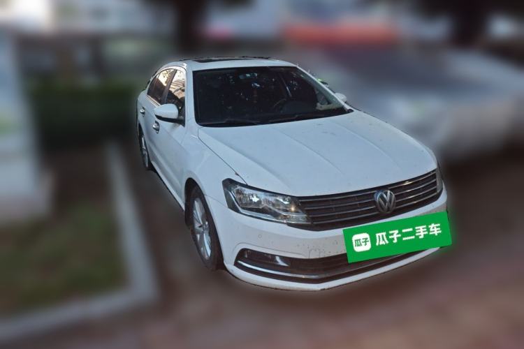 Used Volkswagen Lavida 2015 1.6L Manual Comfort Edition Front Right 45 Deg