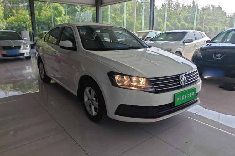 Used Volkswagen Lavida 2015 1.6L Automatic Fashion Edition Front Right 45 Deg