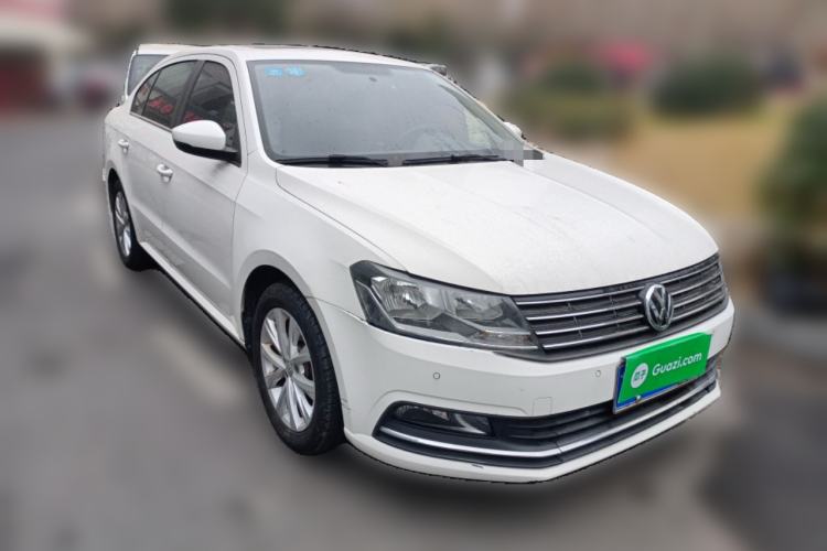 Used Volkswagen Lavida 2015 1.6L Manual Comfort Edition Front Right 45 Deg