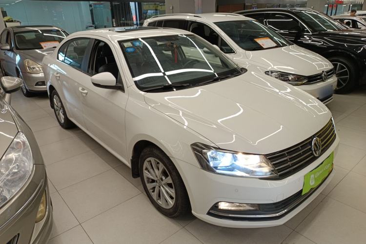 Used Volkswagen Lavida 2015 230TSI DSG Comfort Edition Front Right 45 Deg