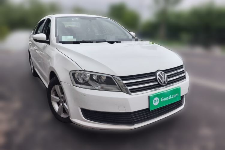 Used Volkswagen Lavida 2015 1.6L Automatic Fashion Edition Front Right 45 Deg