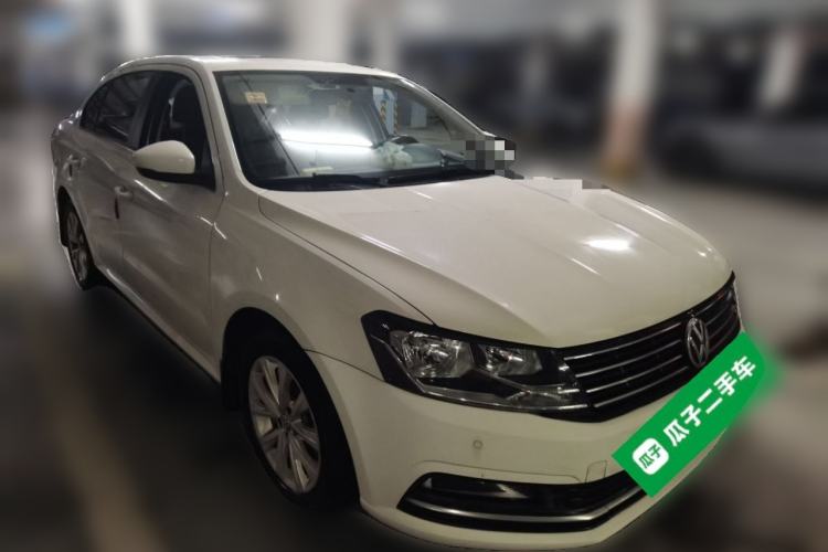 Used Volkswagen Lavida 2015 1.6L Automatic Comfort Edition Front Right 45 Deg