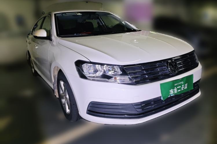 Used Volkswagen Lavida 2015 1.6L Automatic Fashion Edition Front Right 45 Deg