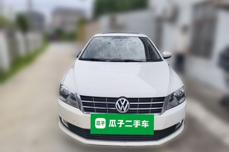 Used Volkswagen Lavida 2015 1.6L Automatic Comfort Edition Front