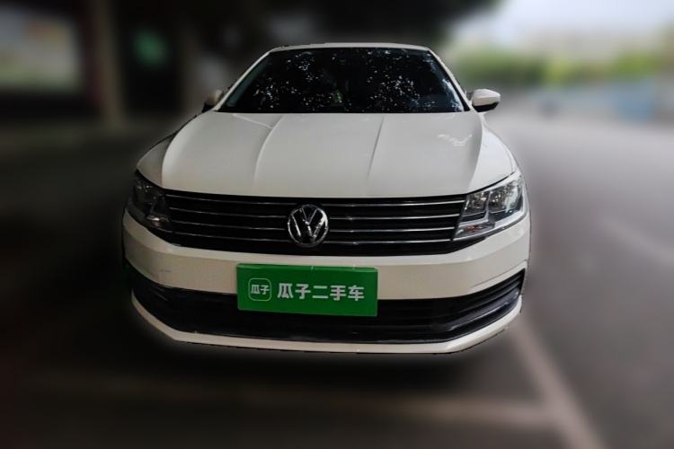 Used Volkswagen Lavida 2015 1.6L Manual Fashion Edition Front
