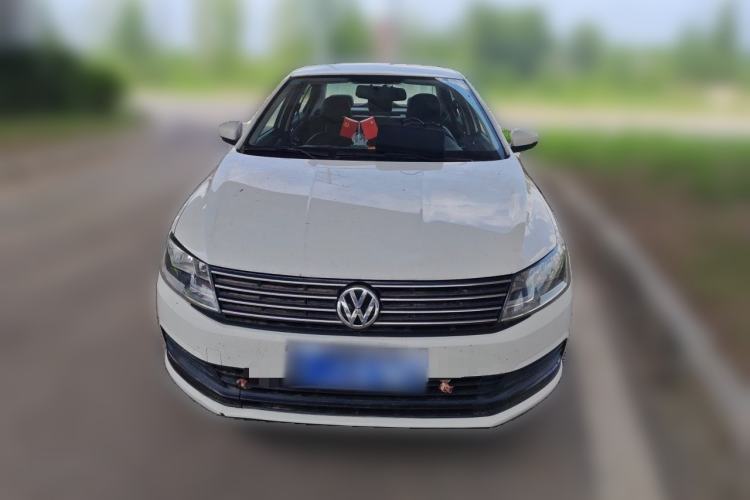 Used Volkswagen Lavida 2015 1.6L Manual Fashion Edition Front