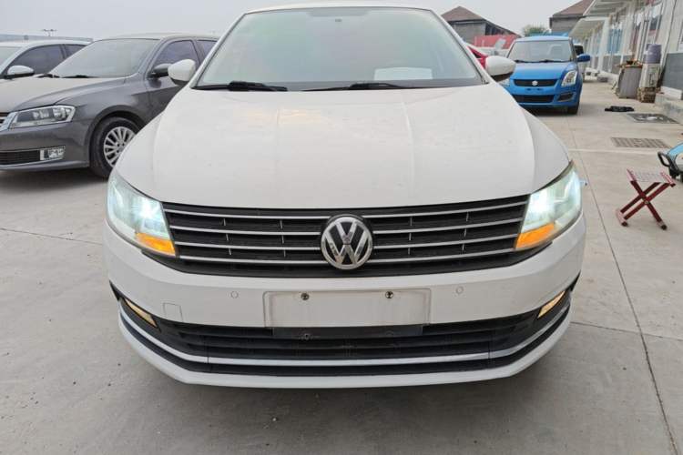 Used Volkswagen Lavida 2015 1.6L Automatic Comfort Edition Front