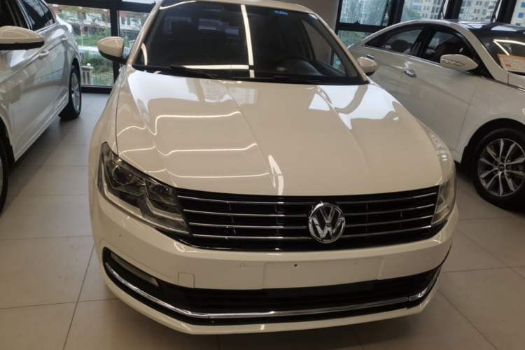 Used Volkswagen Lavida 2015 1.6L Automatic Comfort Edition Front