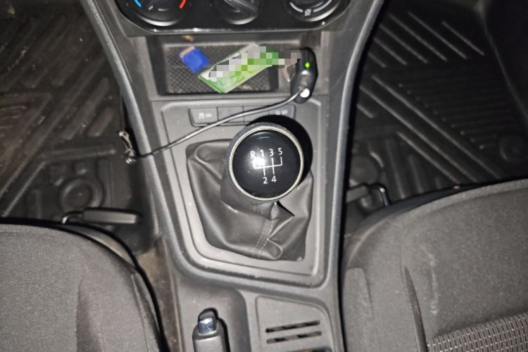 Used Volkswagen Lavida 2015 1.6L Manual Fashion Edition Gear Lever