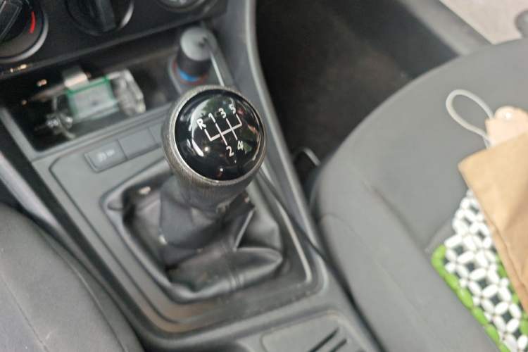 Used Volkswagen Lavida 2015 1.6L Manual Fashion Edition Gear Lever