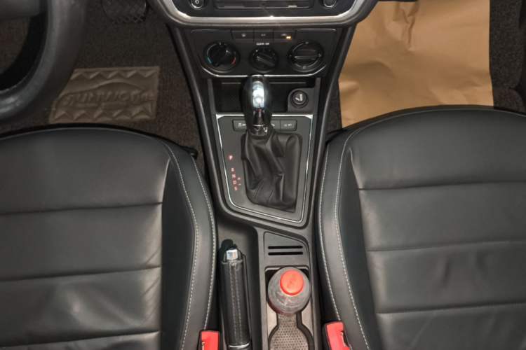 Used Volkswagen Lavida 2015 1.6L Automatic Comfort Edition Gear Lever