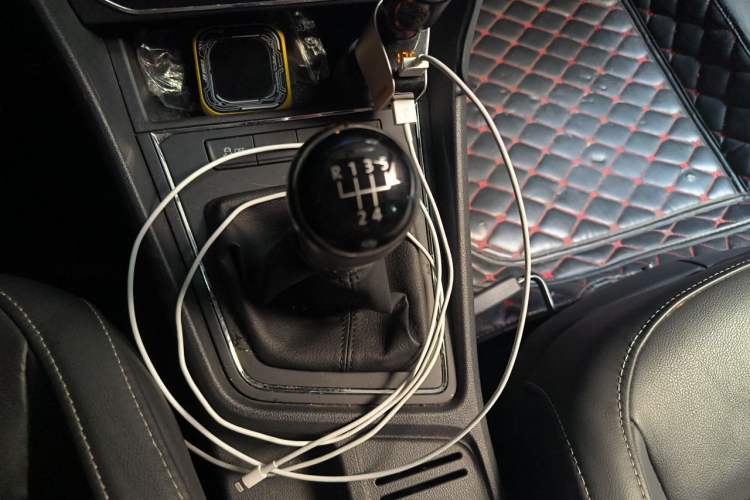 Used Volkswagen Lavida 2015 1.6L Manual Comfort Edition Gear Lever