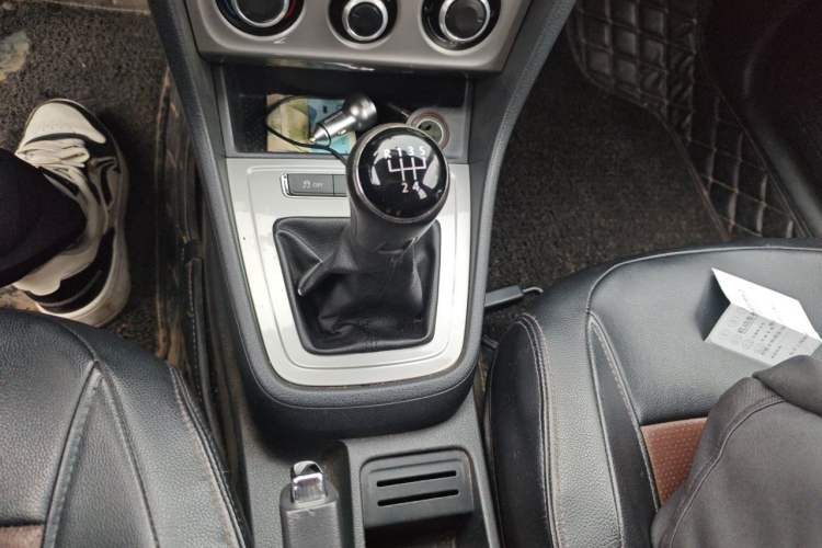 Used Volkswagen Lavida 2015 1.6L Manual Fashion Edition Gear Lever