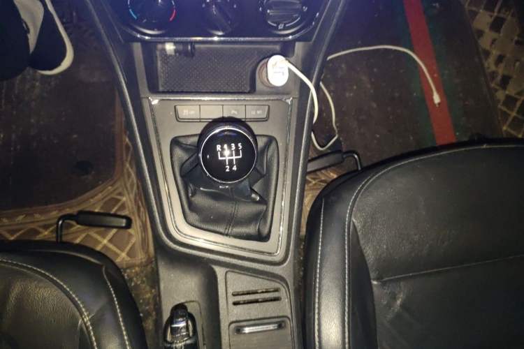 Used Volkswagen Lavida 2015 1.6L Manual Comfort Edition Gear Lever