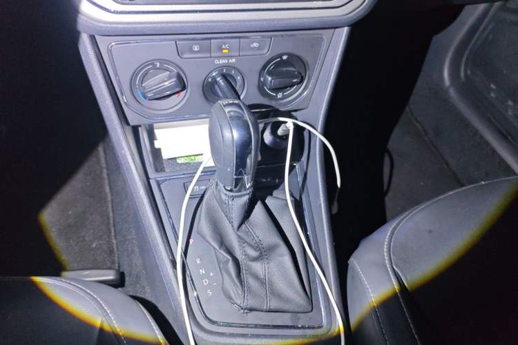Used Volkswagen Lavida 2015 230TSI DSG Comfort Edition Gear Lever