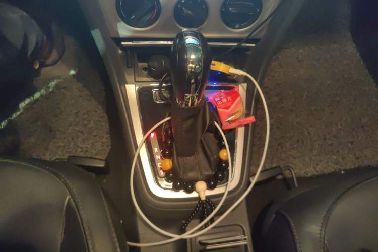 Used Volkswagen Lavida 2015 1.6L Automatic Comfort Edition Gear Lever