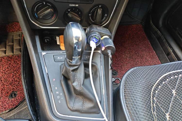 Used Volkswagen Lavida 2015 1.6L Automatic Comfort Edition Gear Lever