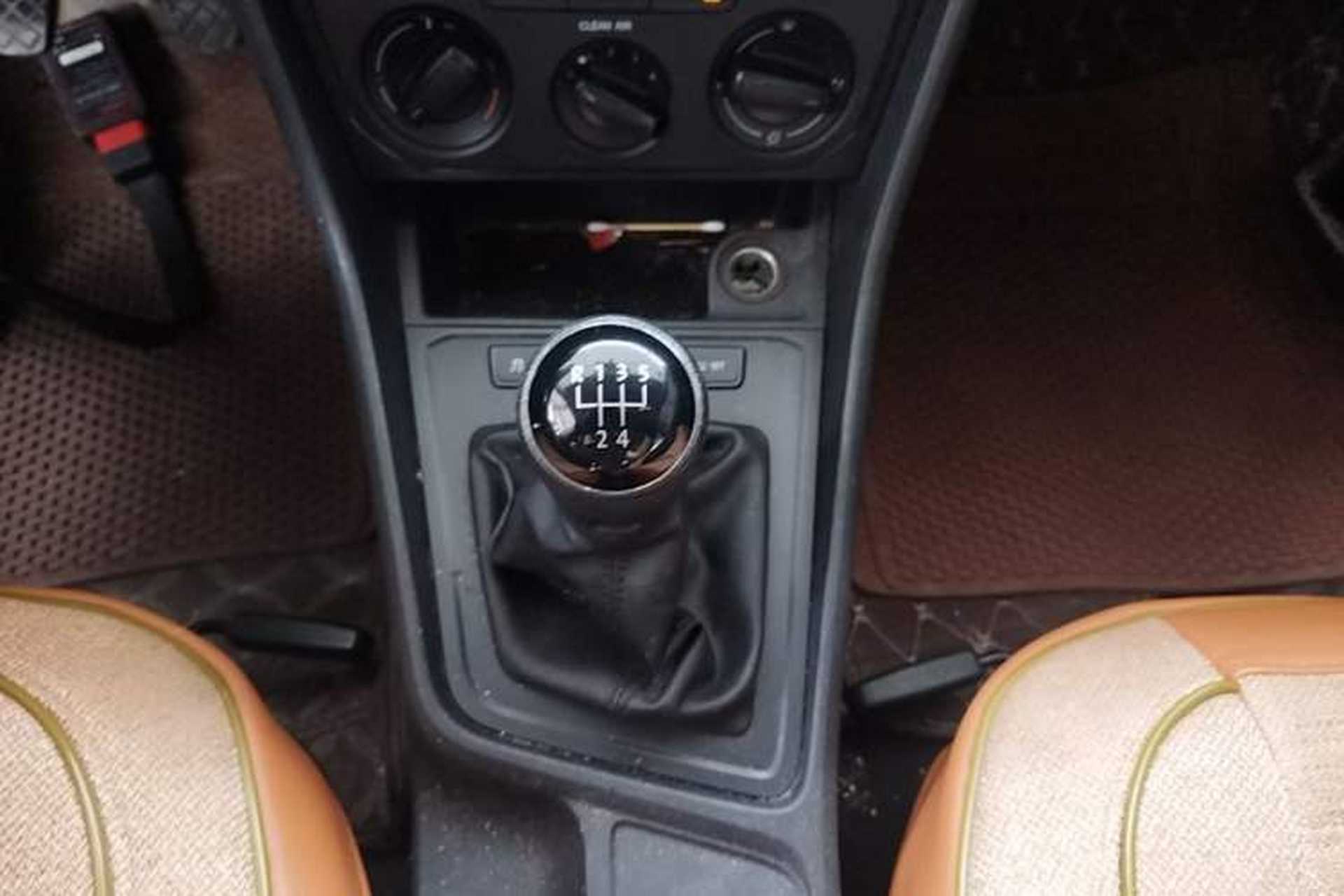 Used Volkswagen Lavida 2015 1.6L Manual Fashion Edition Gear Lever