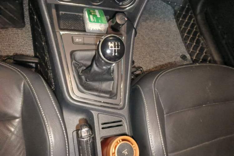 Used Volkswagen Lavida 2015 1.6L Manual Comfort Edition Gear Lever