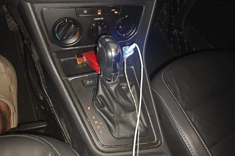 Used Volkswagen Lavida 2015 1.6L Automatic Comfort Edition Gear Lever