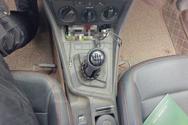 Used Volkswagen Lavida 2015 1.6L Manual Fashion Edition Gear Lever
