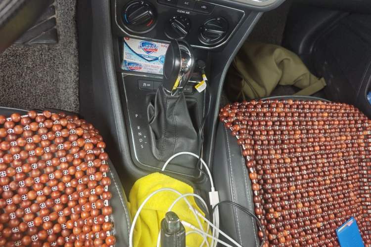 Used Volkswagen Lavida 2015 1.6L Automatic Comfort Edition Gear Lever