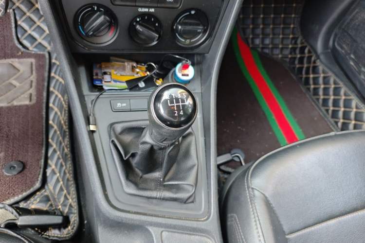Used Volkswagen Lavida 2015 1.6L Manual Fashion Edition Gear Lever