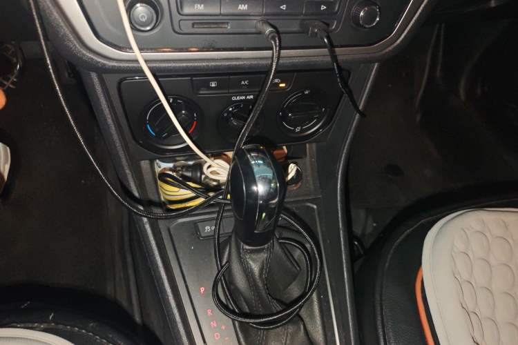 Used Volkswagen Lavida 2015 1.6L Automatic Fashion Edition Gear Lever