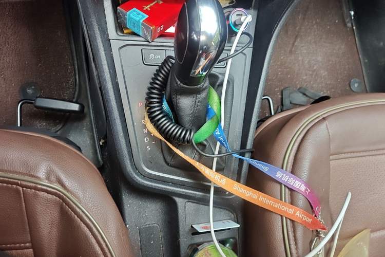 Used Volkswagen Lavida 2015 1.6L Automatic Fashion Edition Gear Lever