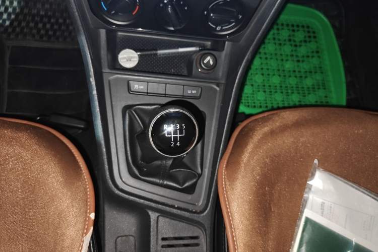 Used Volkswagen Lavida 2015 1.6L Manual Fashion Edition Gear Lever