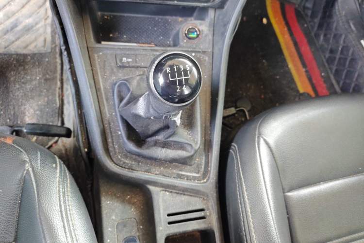 Used Volkswagen Lavida 2015 1.6L Manual Fashion Edition Gear Lever