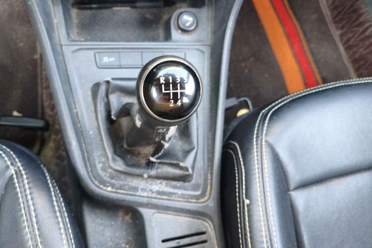 Used Volkswagen Lavida 2015 1.6L Manual Fashion Edition Gear Lever