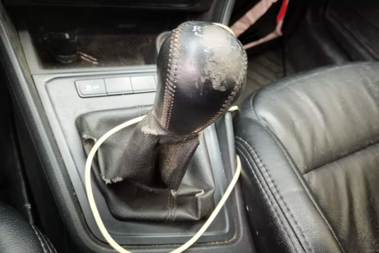Used Volkswagen Lavida 2015 1.6L Manual Fashion Edition Gear Lever